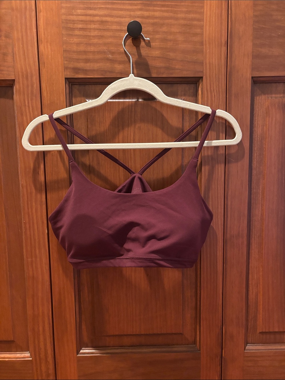 Athleta Transcend Scoop Sports Bra in Burgundy - Size large